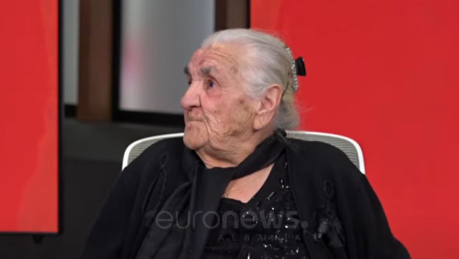 Emocionon 90-vjeçarja: Kisha 4 fëmijë, kam 7 vite që jetoj në azil, burri vdiq…