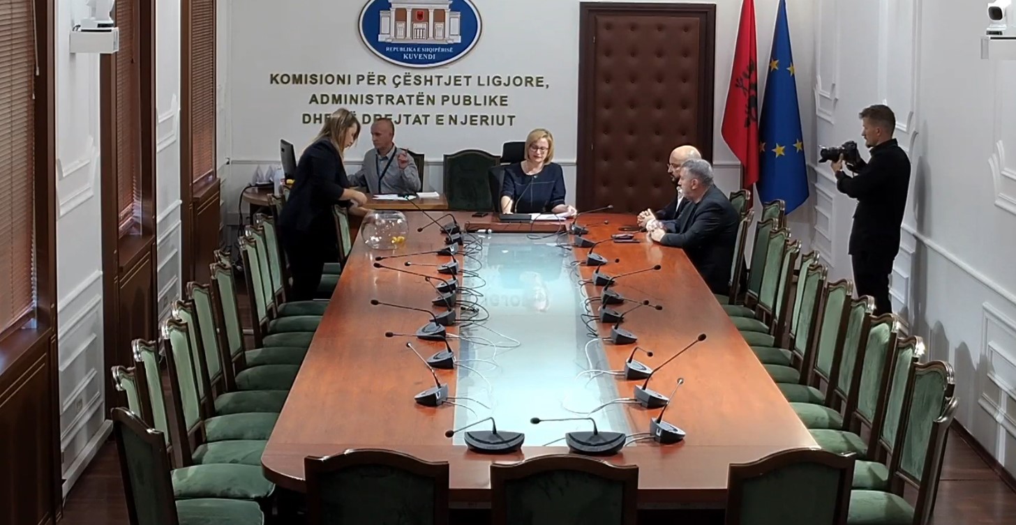 Opozita bojkoton Komisionet, PS miraton udhërrëfyesin për integrimin në BE