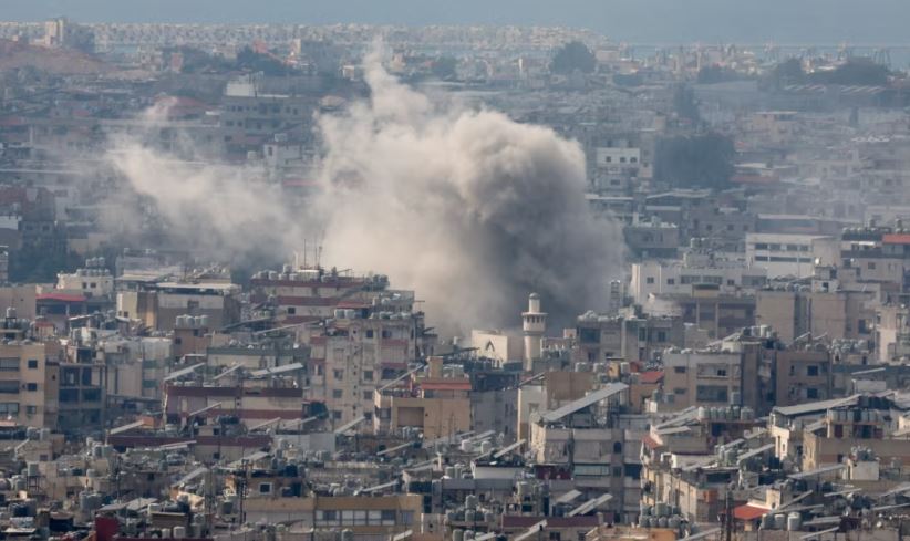 Izraeli kryen sulme masive në Bejrut, shqyrton përgjigjen ndaj Iranit