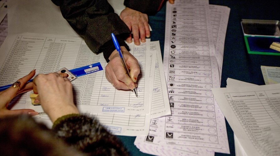 Moldavia mban zgjedhjet presidenciale dhe referendum për anëtarësimin në BE