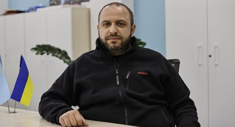 Ministri ukrainas i Mbrojtjes shkarkon papritur 4 zyrtarë ushtarakë