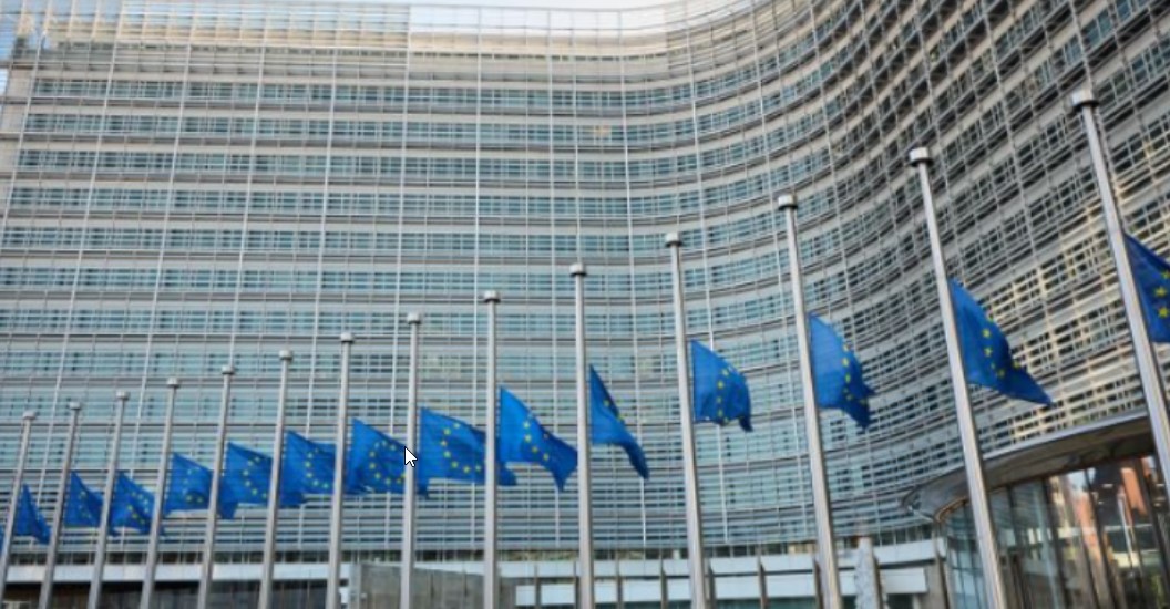 Brukseli ul flamujt në gjysmështizë në shenjë solidariteti me Spanjën