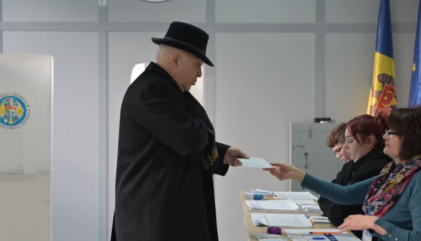 Moldavët votojnë për presidentin, gara mes kandidates pro-evropiane dhe atij pro-rus