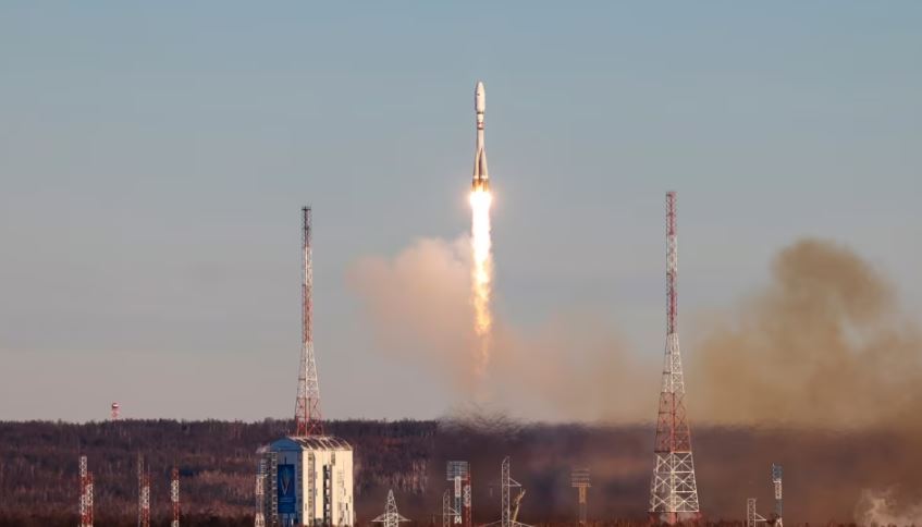 Rusia dërgon në orbitë 55 satelitë
