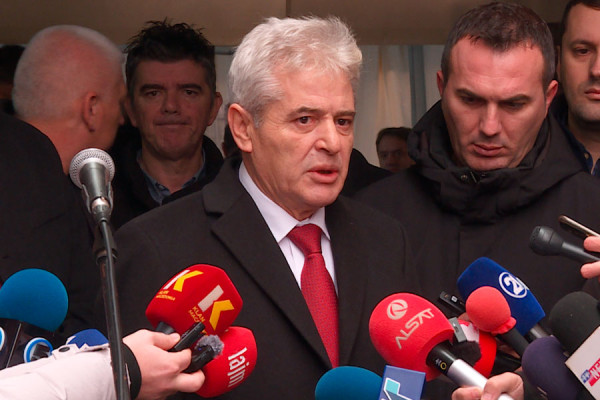 Shpallja non-grata e Artan Grubit, reagon Ali Ahmeti: Largohet nga partia nëse…