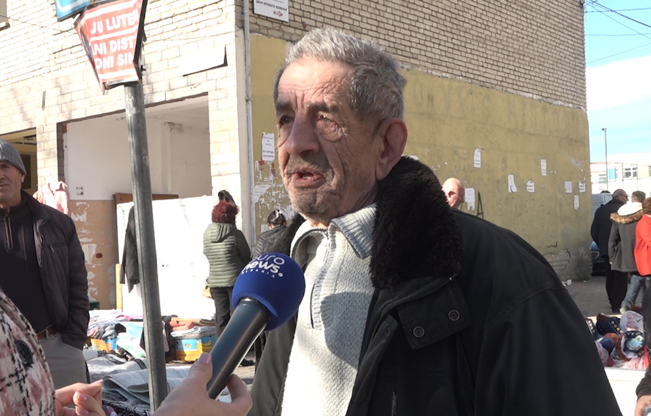 Viti i Ri me tryezën bosh, 80-vjeçari: Po shoh çfarë më përballon xhepi, jetoj vetëm