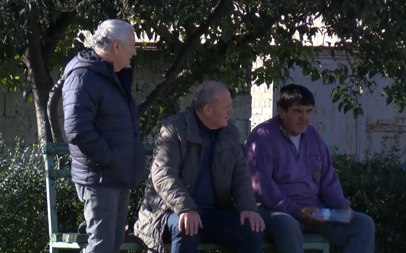 “Jo shpërblim, të rriten pensionet”, të moshuarit në Vlorë ndihen të palumtur