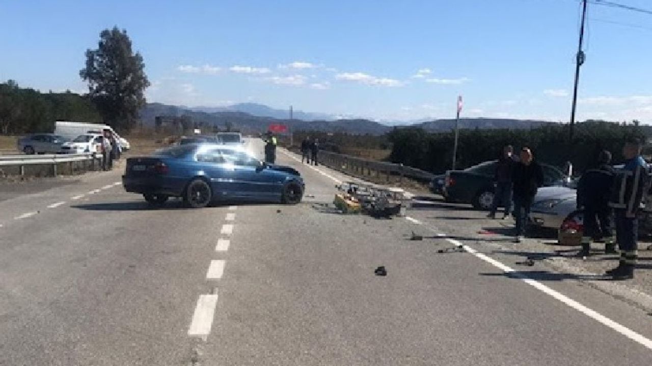 Aksident në rrugën Elbasan – Peqin, plagoset një person