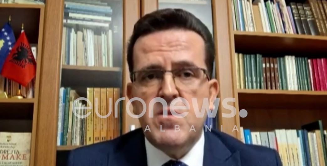 “Serbët e keqja e Ballkanit”, eksperti: Vuçiç po i krijon vetë protestat kundër tij