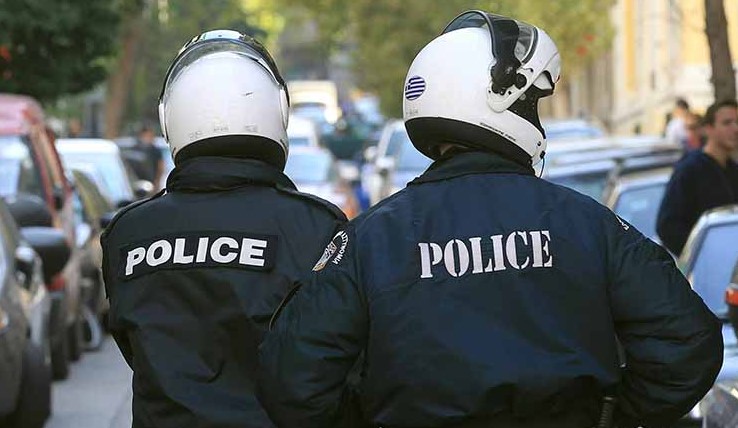 17 vjeçari dhunohet nga 4 persona në Greqi  shpallet në kërkim i riu shqiptar