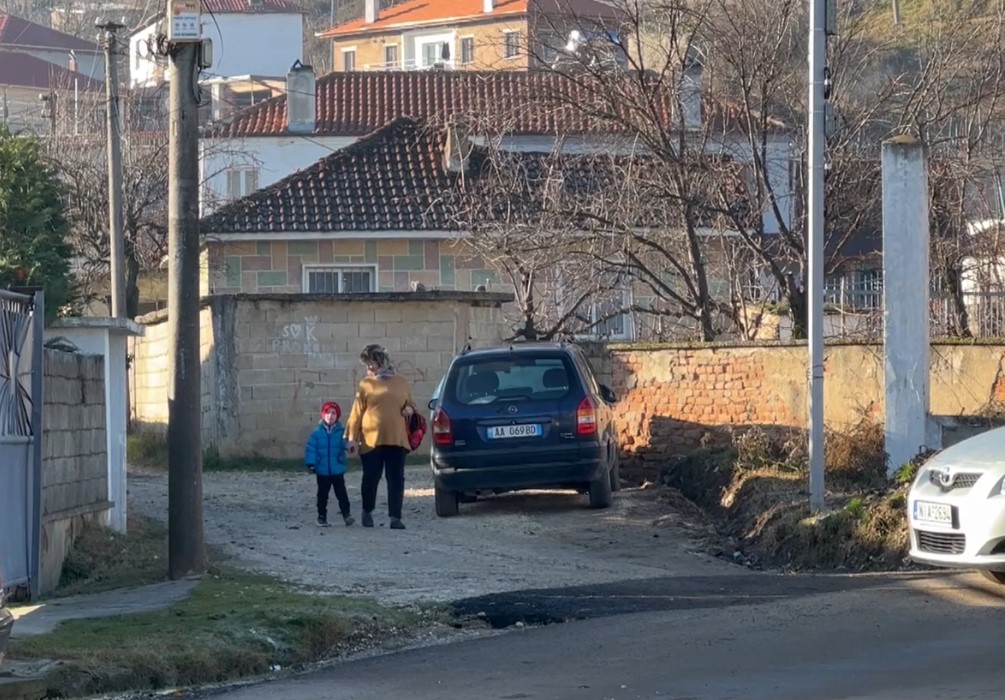 100 fëmijë mbeten pa shkollë në Pogradec, Prindërit: S’kemi transport