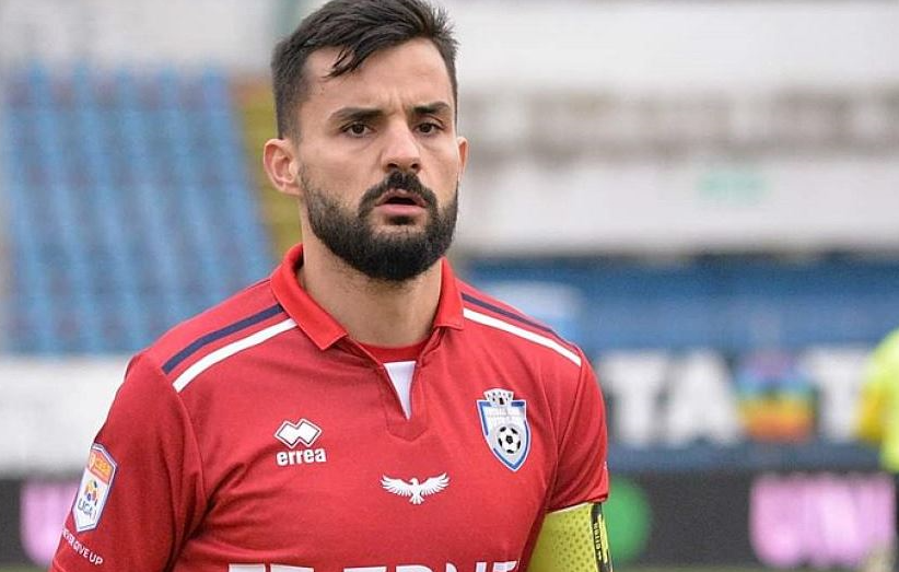 E mbylli me Laçin, Enriko Papa firmos në Rumani