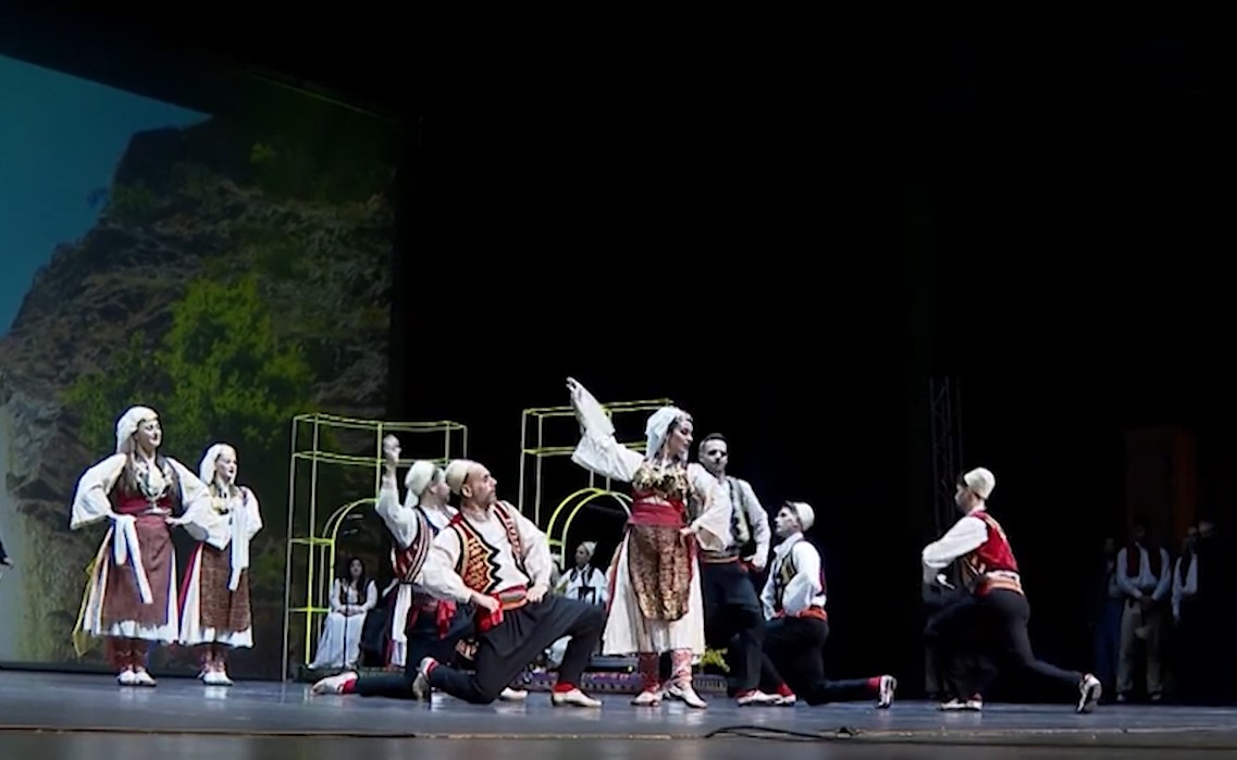 “Trëndafilin kur ta dhashë”, Ansambli Popullor koncert dedikuar dashurisë