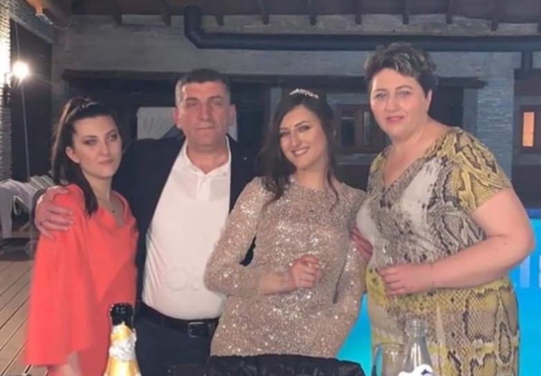 “Grup kriminal”- SPAK kërkon dënimin e ish-shoferit të Ardi Veliut, gruas e vajzave