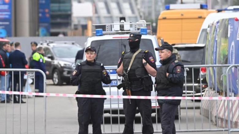 Të shtëna në një qendër tregtare pranë Moskës, plagosen 3 persona, arrestohet autori