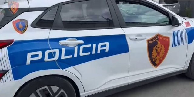 Tentoi të vjedhë në një pikë këmbimi valutor i armatosur, në kërkim autori