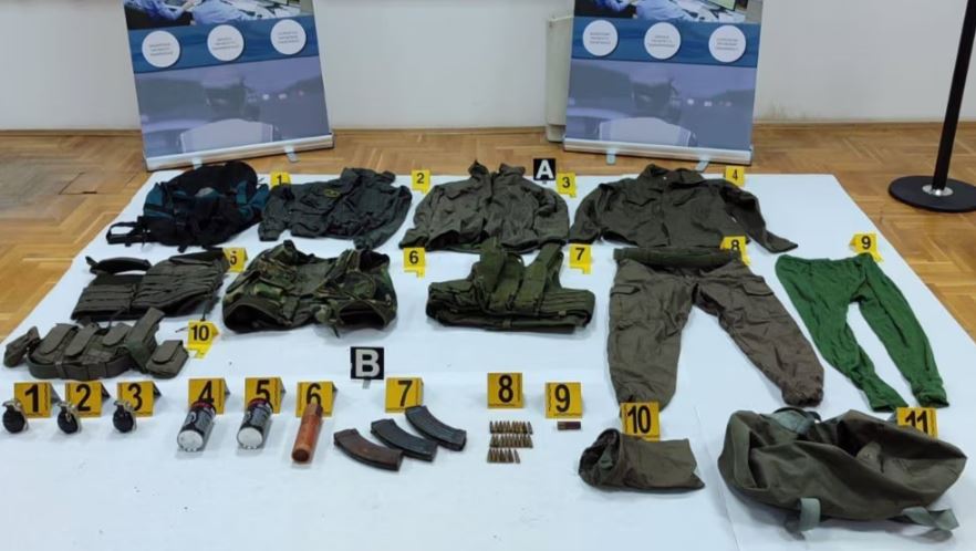 Policia e Kosovës konfiskon granata dore, municion dhe pajisje të tjera në veri