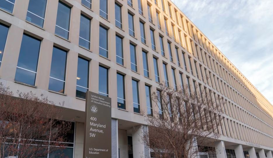 SHBA, Departamenti i Arsimit pushon gjysmën e punonjësve