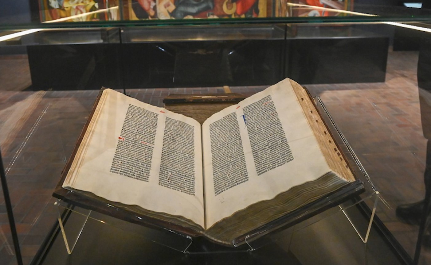 Bibla 570-vjeçare e Gutenberg, ekspozohet në Varshavë