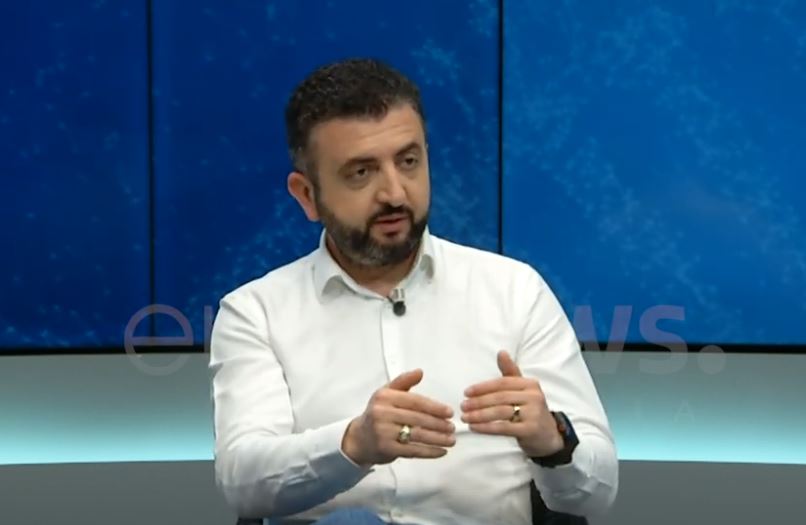 Si të zgjedhim një furçë dhe pastë dhëmbësh? Dentisti tregon sekretin