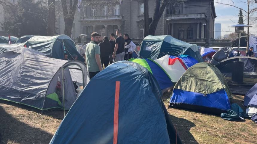 “Vazhdojmë protestën”, sudentët reagojnë pas thirrjes së Vuçiçit