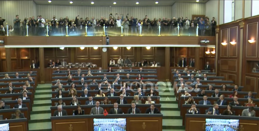 Dështon seanca e tetë e Kuvendit të Kosovës, Haxhiu vazhdon të refuzohet si Kryetare