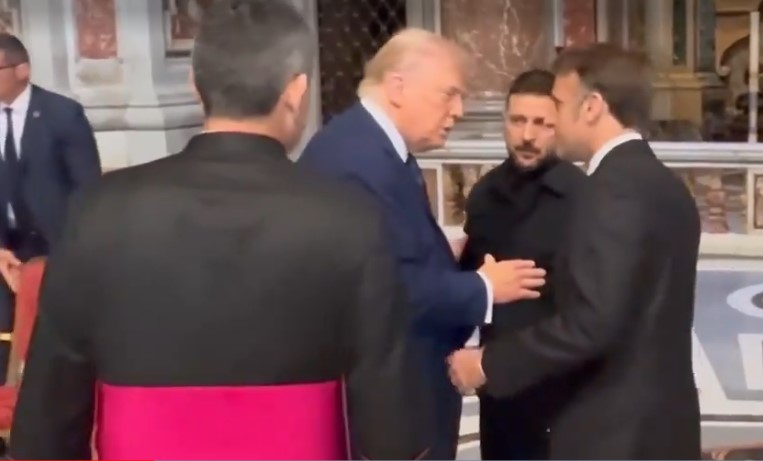 Trumpi largoi Macronin nga biseda, nuk e dëshironte në takimin me Zelenskyn në Romë