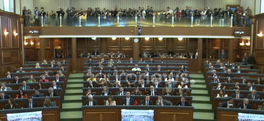 Thellohet kriza politike në Kosovë, LVV dështon për zgjedhjen e kryeparlamentarit