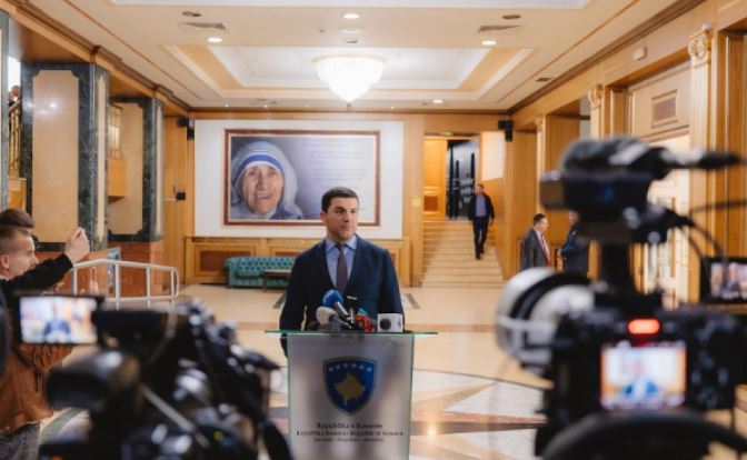 Memli Krasniqi tregon si mund të zhbllokohet situata në Kuvendin e Kosovës
