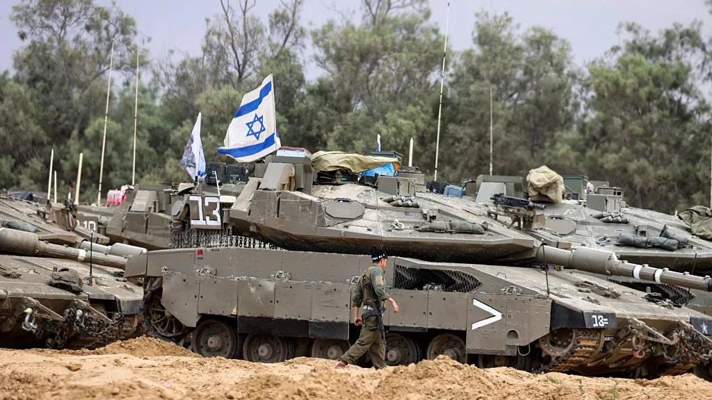 Izraeli fillon thirrjen e rezervistëve për zgjerimin e ofensivës në Gaza
