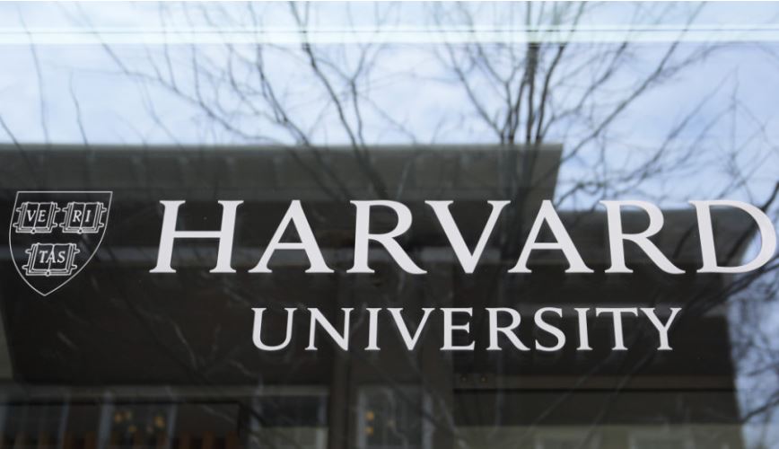 Administrata Trump ngrin miliarda dollarë ndihmë për Harvardin