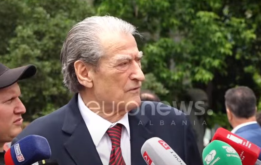 Berisha lë të hapur opsionin e grevës së urisë: Shikoni si ja mbathin deputët e PS