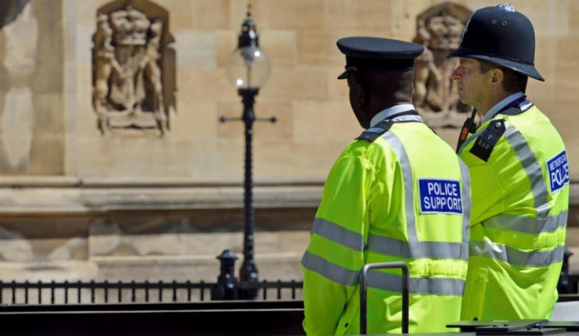 Policia britanike arreston pesë persona të dyshuar për terrorizëm
