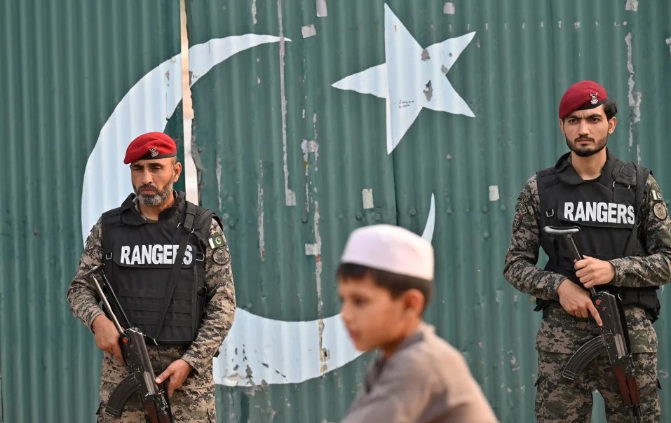 Si nisi përplasja e armatosur mes Indisë dhe Pakistanit