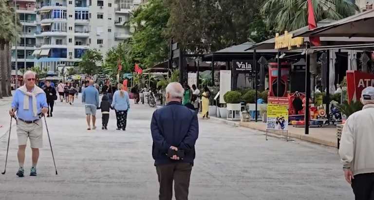 Pensionet e ulëta lënë vlonjatët pa pushime