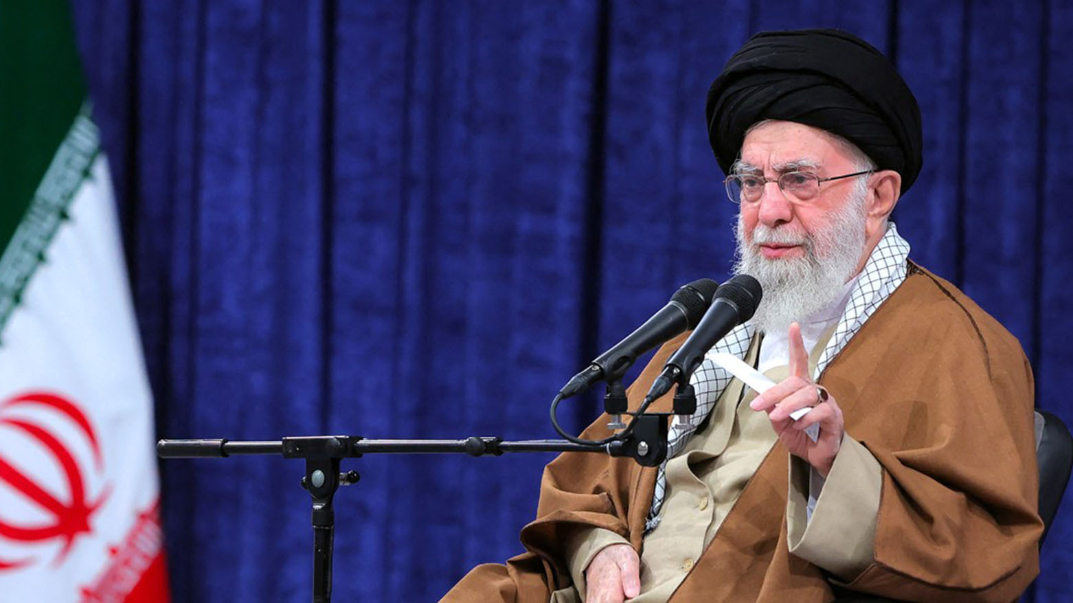 Khamenei i ashpër me Trump: Kërcënimet nuk funksionojnë me Iranin, kush na njeh e di
