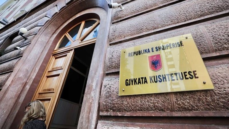 Si votuan anëtarët e Kushtetueses  zbardhet vendimi i plotë për Ballukun