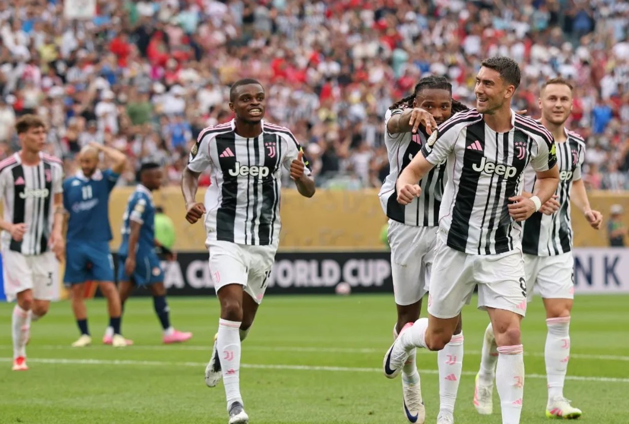 Një duel për kreun, Man City e Juventus përballen sot në Botëror