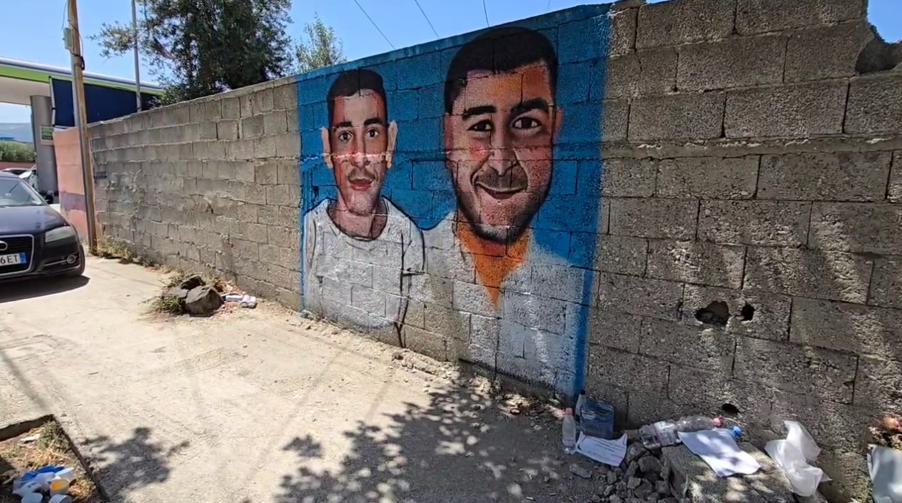 Humbën jetën në një aksident, realizohet një murale për Luan Llanajn e Tomor Mbratin