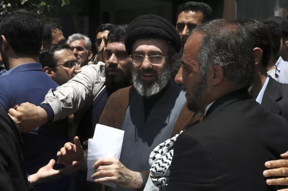 Nëse Izraeli vret Khamenein, a mund të jetë djali i tij Mojtaba udhëheqësi suprem