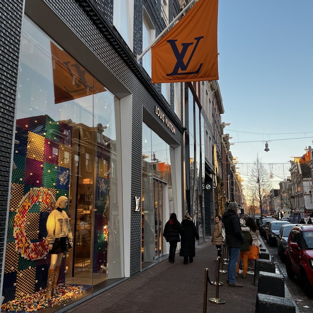 Louis Vuitton në Holandë e përfshirë në një çështje pastrimi parash