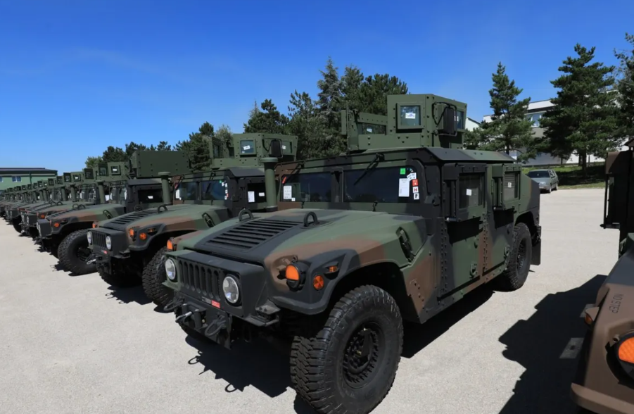 Kosova pranon autoblinda amerikane, pilotët e FSK-së përfundojnë trajnim në Turqi