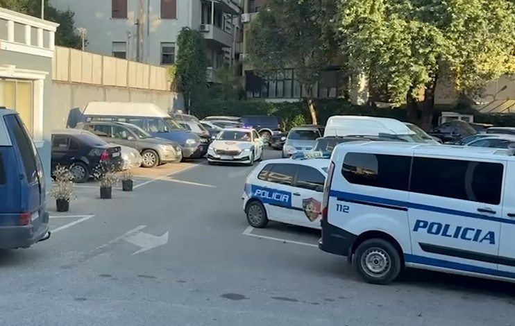 Kapen me mbi 1.2 kg kokainë në makinë, arrestohen dy të rinj në Tiranë