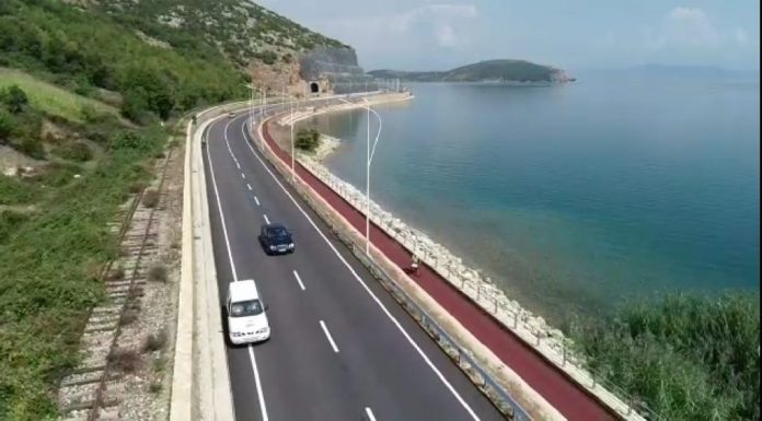 Aksident në Pogradec  Makina përfundon në liqen  humb jetën drejtuesi 34 vjeçar