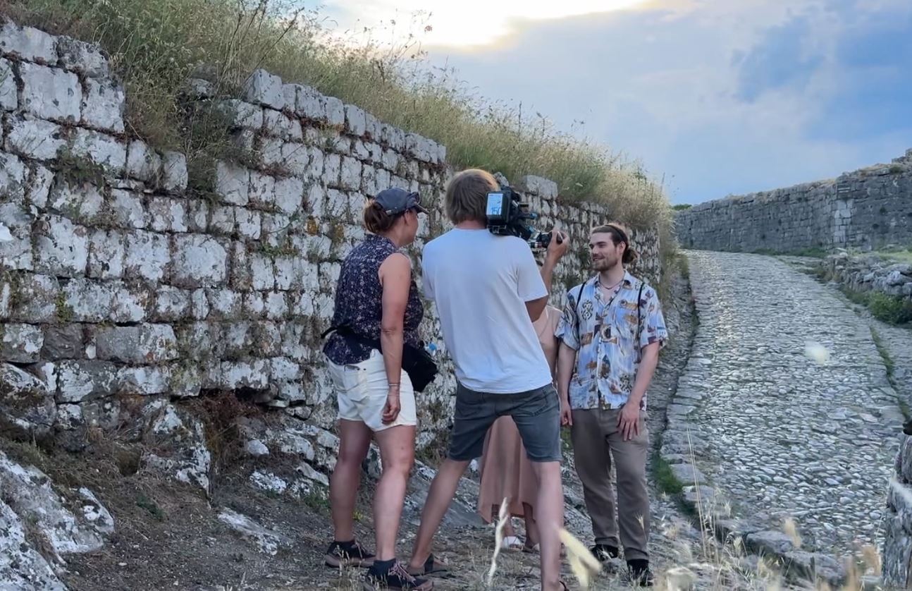 Dokumentar për Shqipërinë! Gazetarja dhe regjisori gjerman vizitojnë Shkodrën