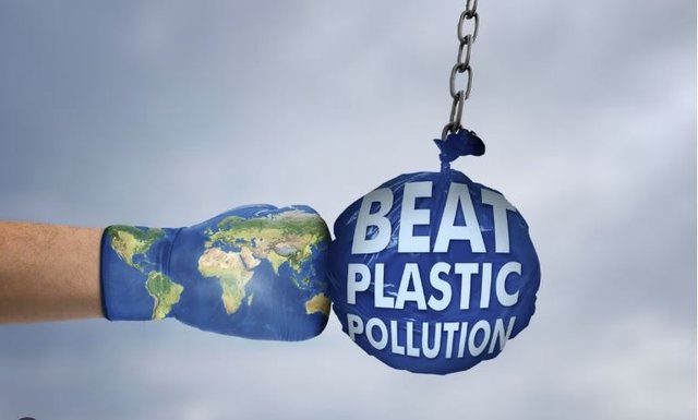 Plastika “shkatërruese”! OKB: Prodhuesit e naftës kundërshtojnë ndalimin