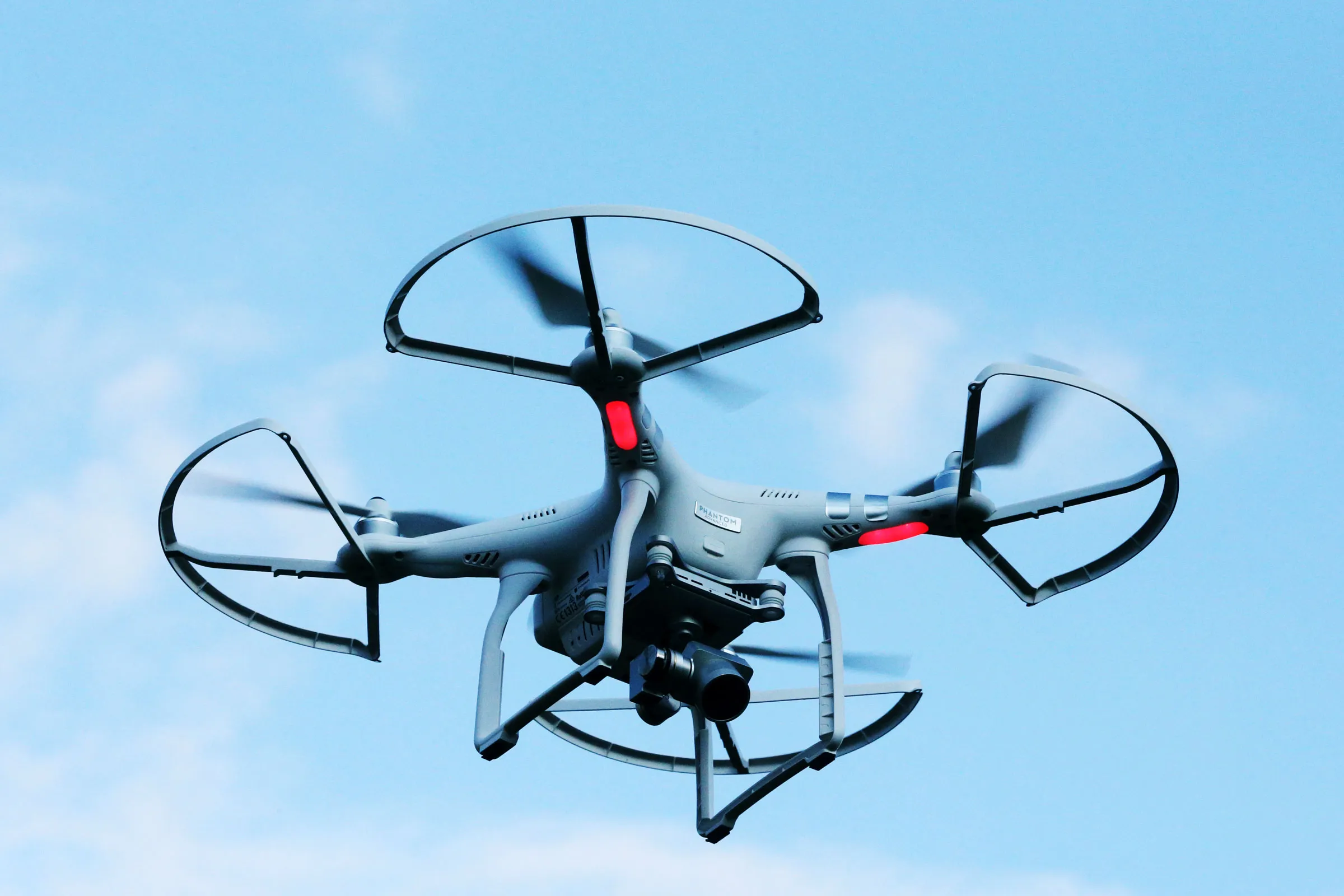 Lituania prezanton projektin: Fëmijët duhet të mësojnë pilotimin e dronëve