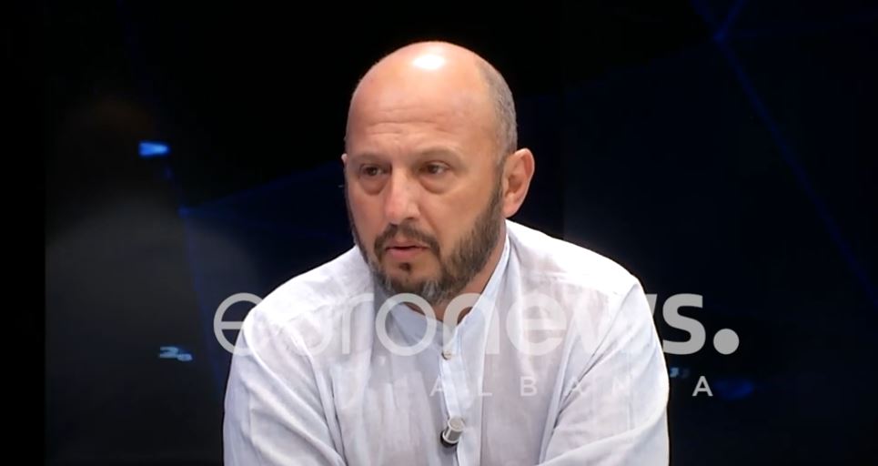 Eksperti: Vuçiç duhet të pranojë statusin e minoritetit serb në Kosovë siç është