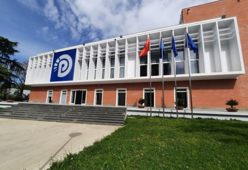 Atentati në Rinas  PD kërkon mocion me debat në Kuvend  Situata është alarmante