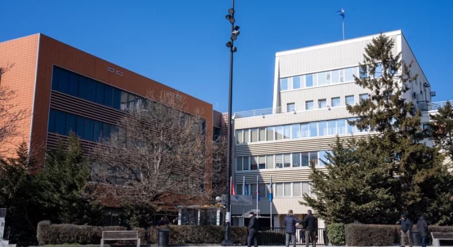 Ambasadat e SHBA dhe Italisë në Kosovë: Të zbatohet vendimi i Kushtetueses